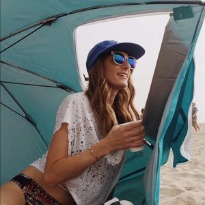 Meet your Posher, Elise